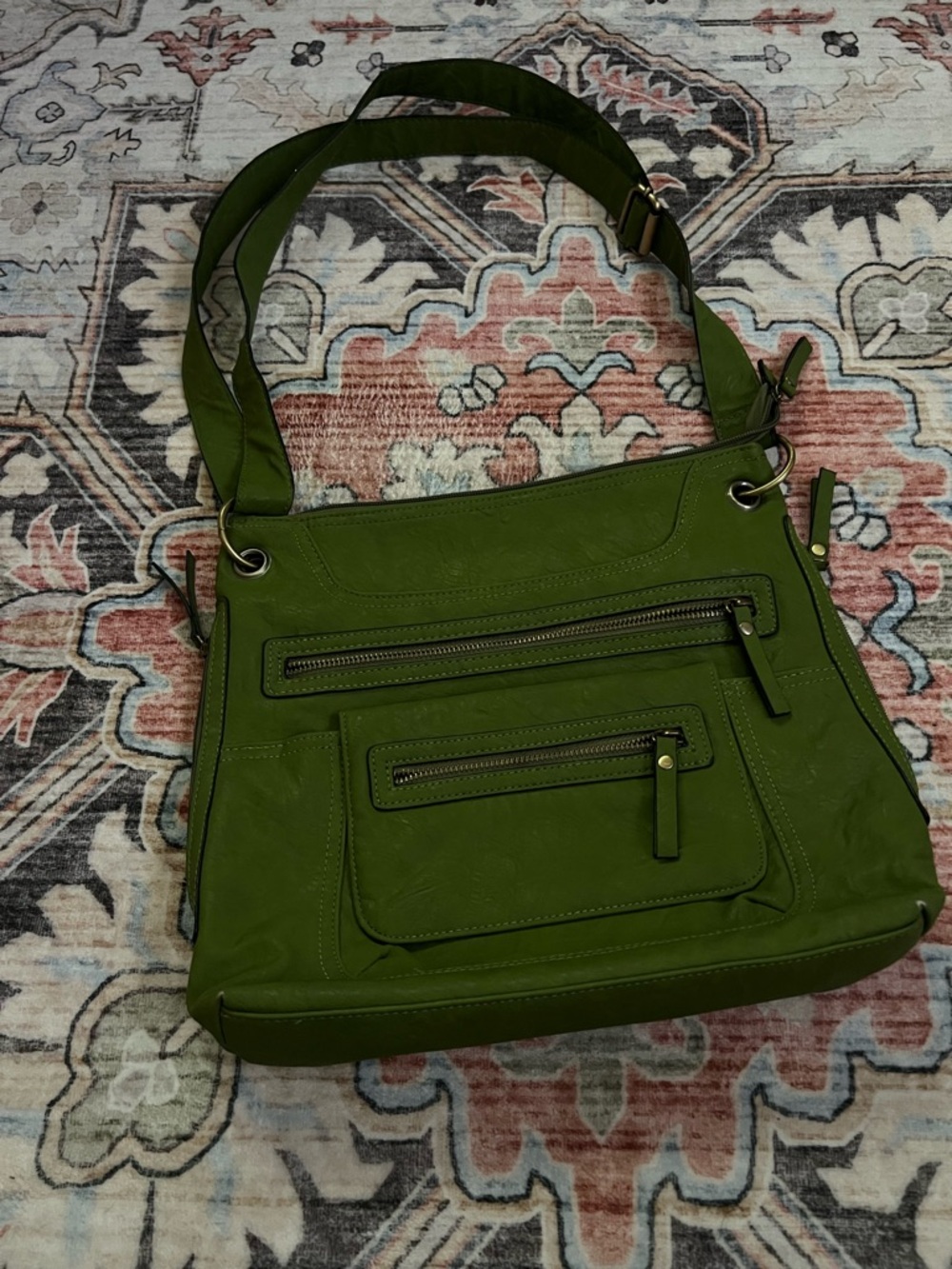 Classic Olive Green Shoulder Bag - Bueno